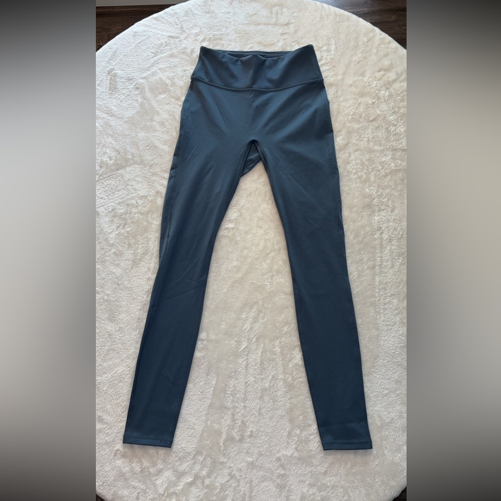 NWOT Fabletics Motion365 Leggings in Dark Blue